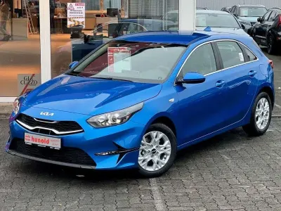 Nowe Kia Ceed Vision 140 KM (102 kW) 2026 Niebieski Hatchback