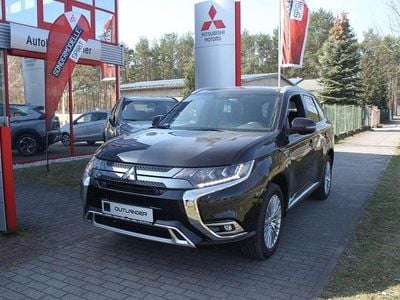 Gebraucht Mitsubishi Outlander P-HEV Intro Edition 135 PS (99 kW) 2019 Rubinschwarz SUV