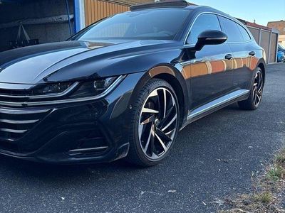Second-hand VW Arteon R-line 200 CP (147 kW) 2023 Negru Break