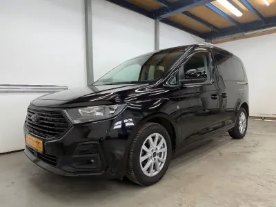 Gebraucht Ford Tourneo Connect Titanium 114 PS (83 kW) 2022 Schwarz Van / Kleinbus