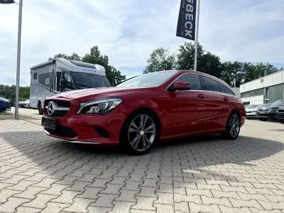 Gebraucht Mercedes CLA220 Shooting Brake Urban 184 PS (135 kW) 2016 Rot Kombi