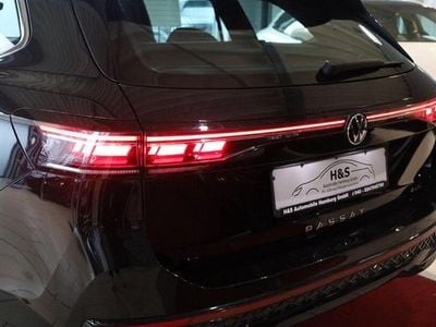 Second-hand VW Passat R-line 193 CP (141 kW) 2024 Negru Break