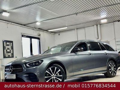Grau Gebraucht 2022 Mercedes E300 AMG line Limousine | 35.860 € (Fairer Preis)