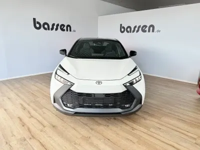 Gebraucht Toyota C-HR Team 140 PS (102 kW) 2024 Schneeweiss / dach schwarz SUV