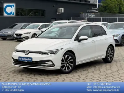 Gebraucht VW Golf VIII 150 PS (110 kW) 2022 Weiß Limousine