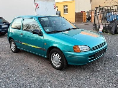 Begagnad Toyota Starlet 75 HK (55 kW) 1997 Halvkombi