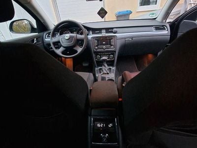 Gebraucht Skoda Superb Active 140 PS (102 kW) 2011 Kombi