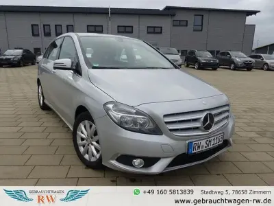Gebraucht Mercedes B180 109 PS (80 kW) 2012 Silber Kleinwagen
