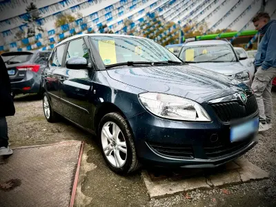 Gebraucht Skoda Fabia Ambiente 60 PS (44 kW) 2011 Grau Kleinwagen