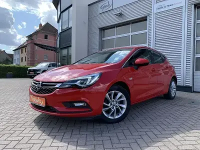 Gebraucht Opel Astra Innovation 150 PS (110 kW) 2017 Rot Limousine