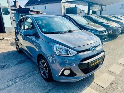 Gebraucht Hyundai i10 Style 87 PS (63 kW) 2015 Grau Kleinwagen
