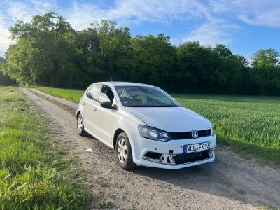 Gebraucht VW Polo 60 PS (44 kW) 2013 Weiß Kleinwagen
