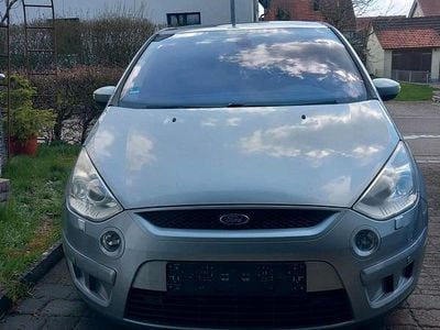 Silber Gebraucht 2006 Ford S-MAX Van / Kleinbus | 2.400 € (Fairer Preis)