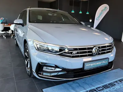Gebraucht VW Passat R-line 150 PS (110 kW) 2023 Grau Kombi