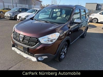 Gebraucht Dacia Lodgy Celebration 109 PS (80 kW) 2017 Braun Van / Kleinbus