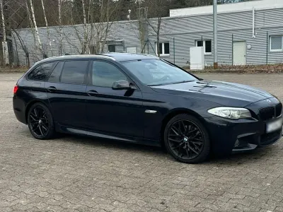 Gebraucht BMW 530 M Sport 258 PS (189 kW) 2013 Blau Kombi
