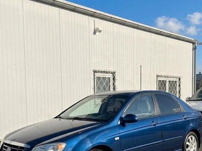 Gebraucht Kia Cerato 143 PS (105 kW) 2005 Blau Limousine