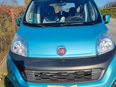 Gebraucht Fiat Qubo Lounge 77 PS (56 kW) 2017 Blau Van / Kleinbus
