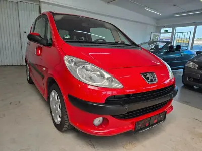 Gebraucht Peugeot 1007 Premium 73 PS (53 kW) 2006 Rot Van / Kleinbus