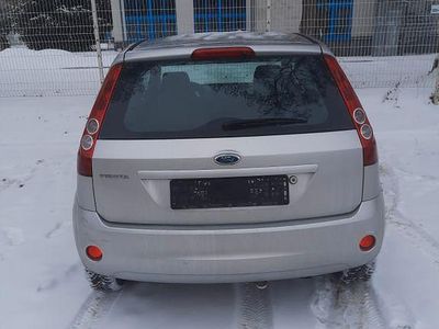 Grau Gebraucht 2007 Ford Fiesta Kleinwagen | 2.100 € (Fairer Preis)