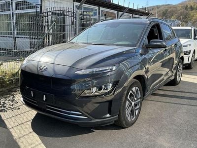 Gebraucht Hyundai Kona Trend 100 kW (136 PS) 2022 Schwarz SUV