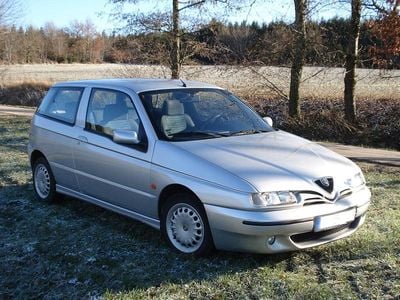 Gebraucht Alfa Romeo 145 103 PS (75 kW) 2000 Silber Kleinwagen