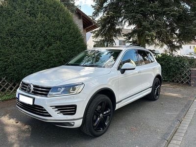 Second-hand VW Touareg Edition 262 CP (192 kW) 2017 Alb SUV