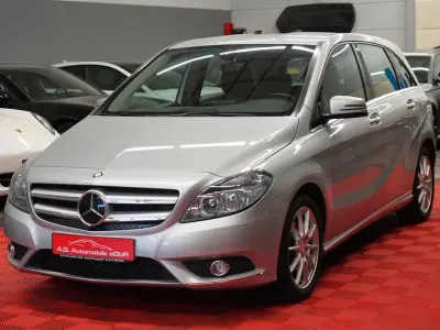 Gebraucht Mercedes B180 122 PS (89 kW) 2013 Silber Kleinwagen