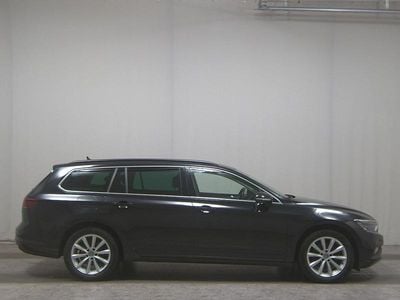 Schwarz Gebraucht 2021 VW Passat Business Limousine | 16.450 € (Guter Preis)