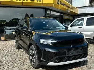 Neu Opel Frontera 110 PS (80 kW) 2026 Schwarz SUV