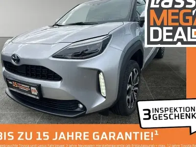 Gebraucht Toyota Yaris Cross Team 116 PS (85 kW) 2023 Silber SUV