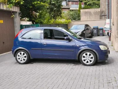 Usata Opel Corsa 60 CV (44 kW) 2004 Blu Utilitaria
