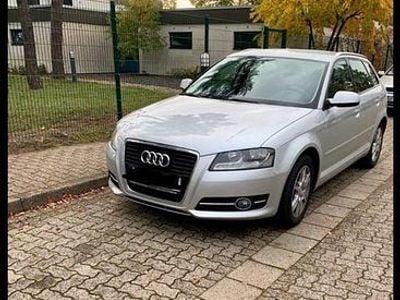 Gebraucht Audi A3 Ambiente 105 PS (77 kW) 2011 Silber Kleinwagen