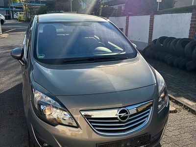 Second-hand Opel Meriva 140 CP (102 kW) 2011 Maro Monovolum