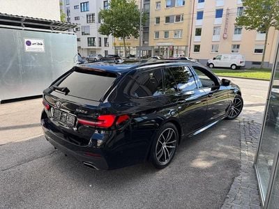 Gebraucht BMW 530 M Sport 286 PS (210 kW) 2023 Schwarz Kombi