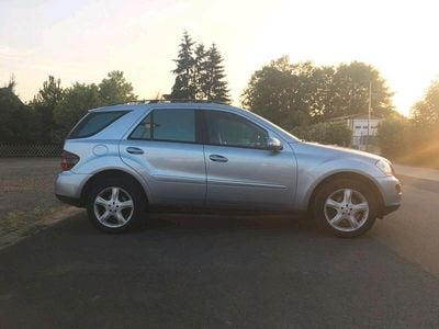 Gebraucht Mercedes ML320 224 PS (164 kW) 2006 Blau SUV