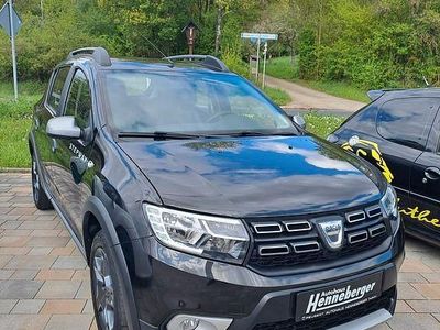 Usata Dacia Sandero Celebration 90 CV (66 kW) 2017 Nero SUV