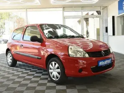 Gebraucht Renault Clio II 140 PS (102 kW) 2012 Rot Limousine