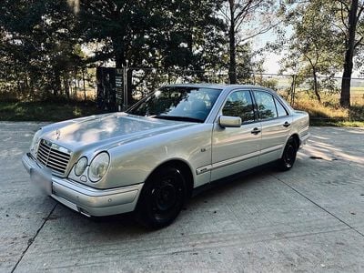 Mercedes E230