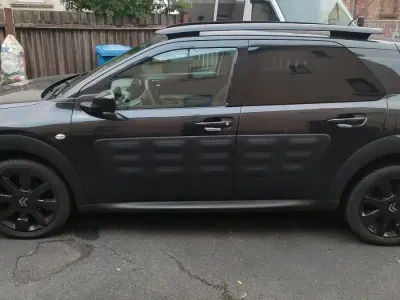 Gebraucht Citroën C4 99 PS (72 kW) 2016 Schwarz Limousine