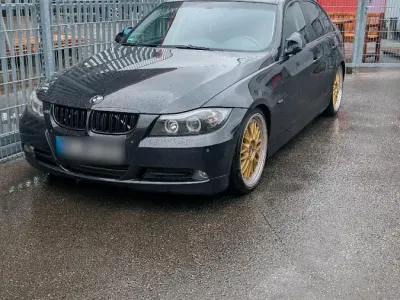 Gebraucht BMW 320 150 PS (110 kW) 2006 Schwarz Limousine