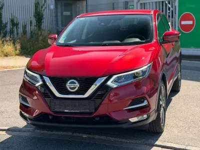 Gebraucht Nissan Qashqai N-Connecta 159 PS (116 kW) 2019 Alizarin crimson SUV