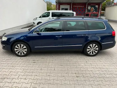 Gebraucht VW Passat 140 PS (102 kW) 2010 Blau Kombi