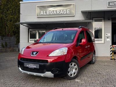 Gebraucht Peugeot Partner Tepee 92 PS (67 kW) 2011 Rot Van / Kleinbus