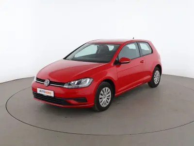 Gebraucht VW Golf VII Trendline 86 PS (63 kW) 2017 Rot Limousine