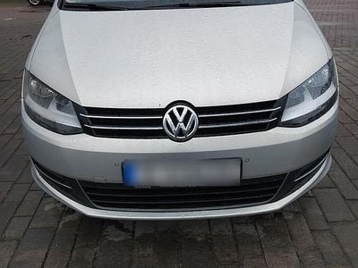 Second-hand VW Sharan 170 CP (125 kW) 2013 Argintiu Monovolum