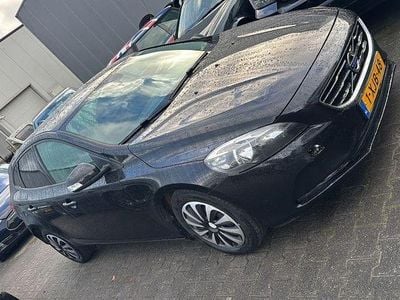 Second-hand Volvo V40 190 CP (139 kW) 2014 Negru Berlinǎ
