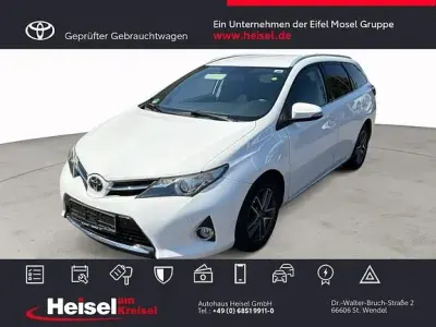 Gebraucht Toyota Auris Life+ 132 PS (97 kW) 2014 Schneeweiß Kombi