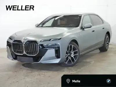 Begagnad BMW 740 Shadowline 287 HK (211 kW) 2025 Grå Sedan