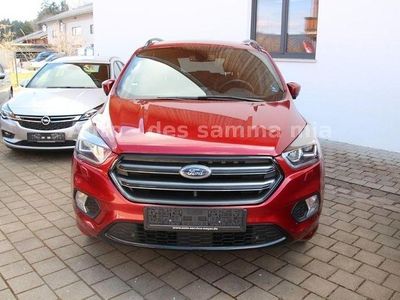 Gebraucht Ford Kuga ST-Line 179 PS (131 kW) 2018 Rot SUV